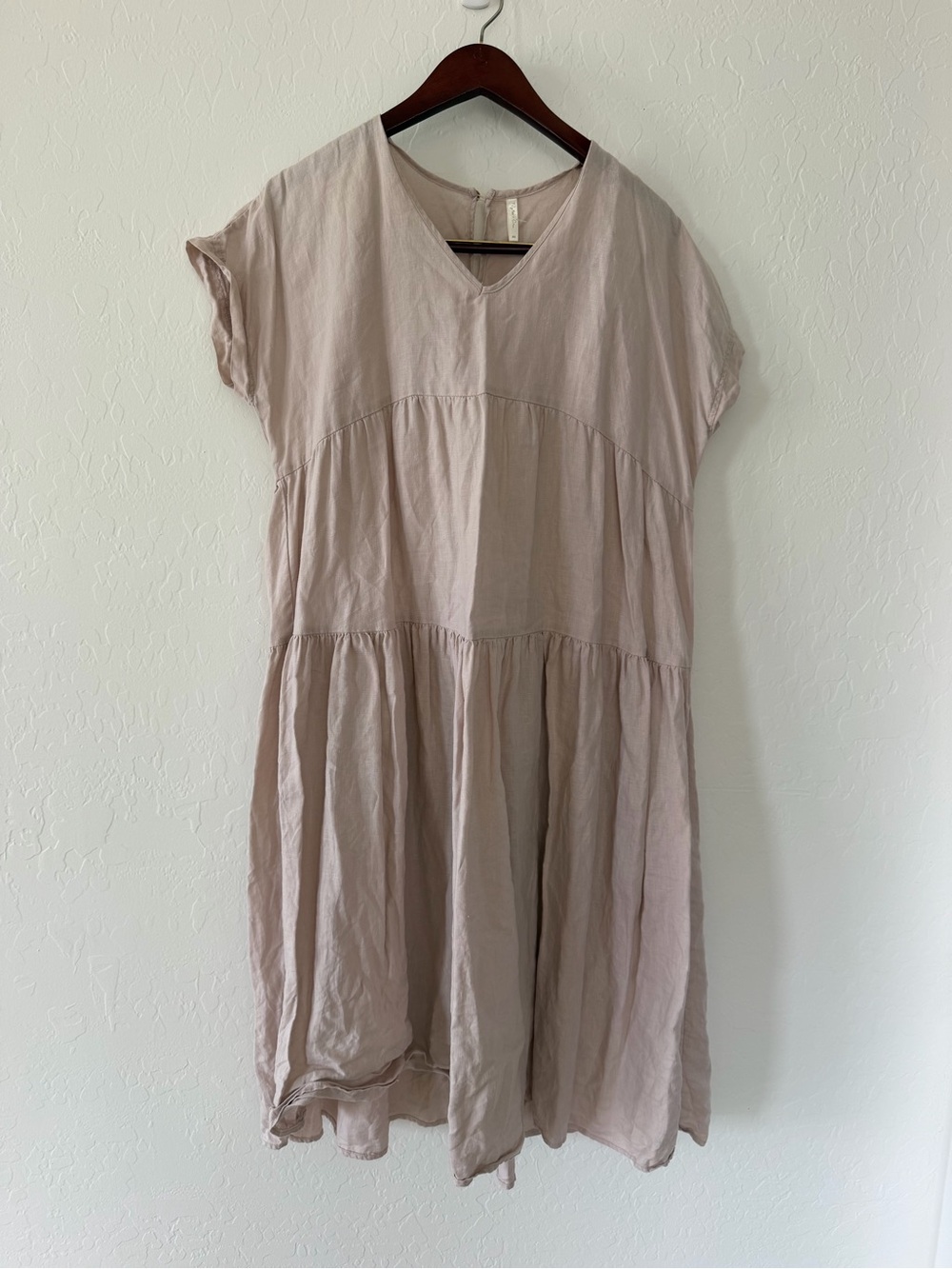 Rylee + Cru Taupe 100% Linen Short Sleeve Tiered V-Neck Dress Size XS